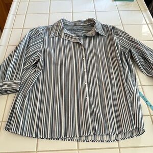 * Foxcroft shaped stretch Non-Iron Stretch Tunic in White blue stripe 20W